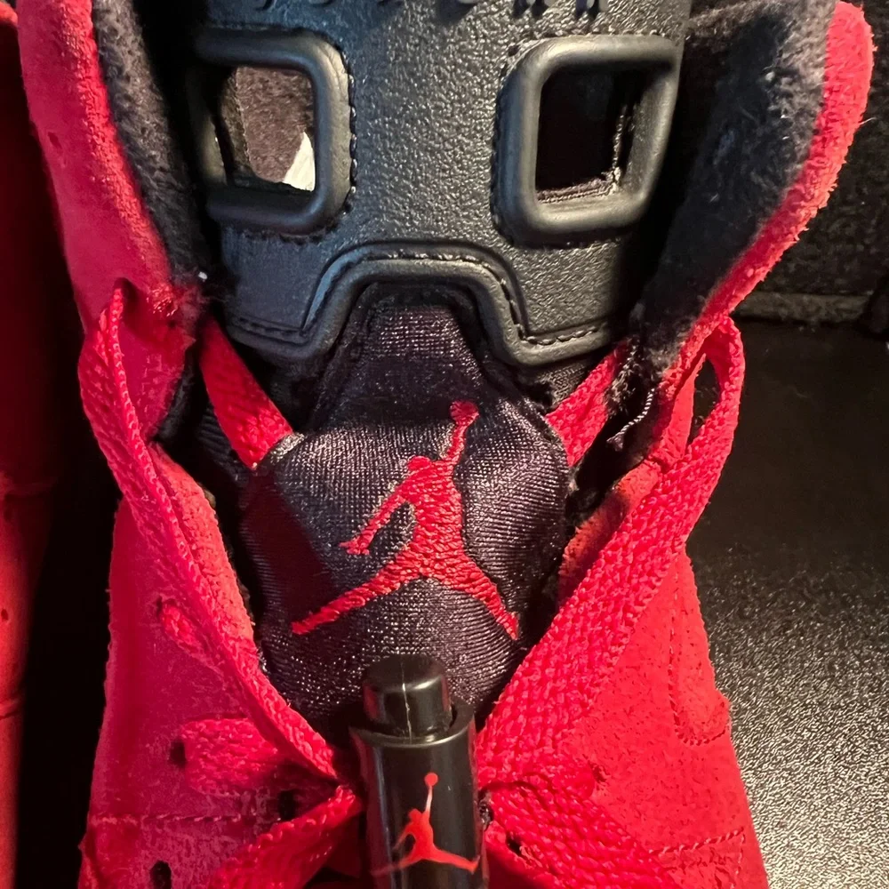 Nike‎ Air Jordan 6 Retro Toro Bravo Boys Size 7Y Red Basketball Shoes Sneakers